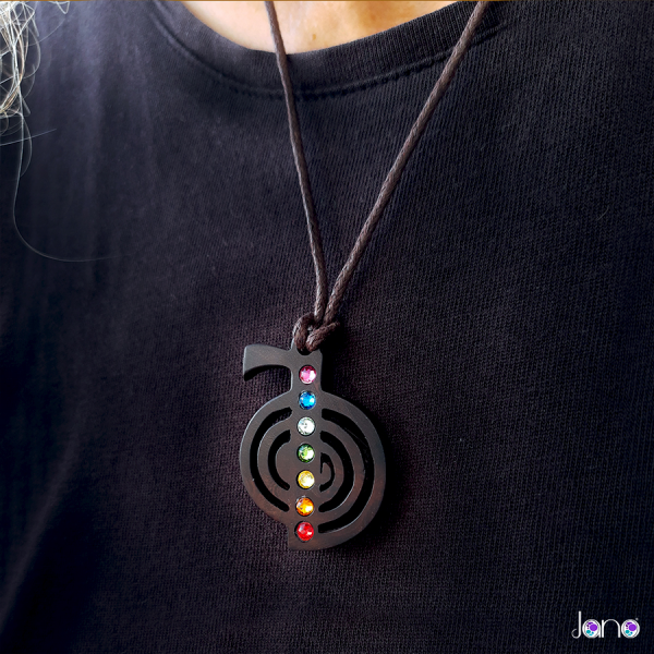 colgante-Cho-Ku-Rei-7-Chakras-en-Madera