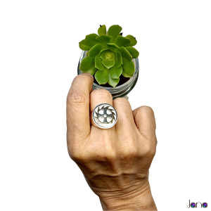 anillo-cruz-orlada-plata-janojoyas